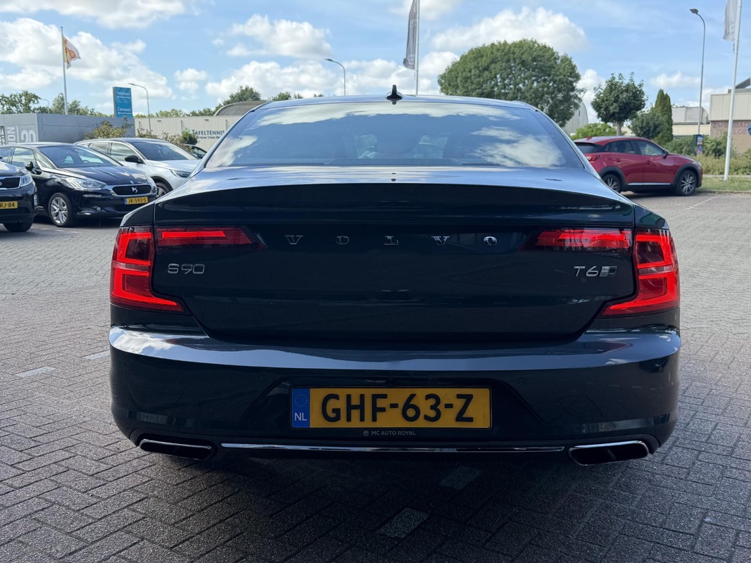 Volvo S90