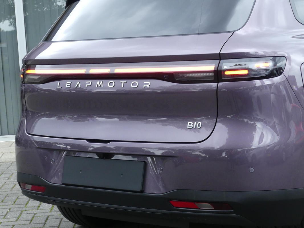Leapmotor B10