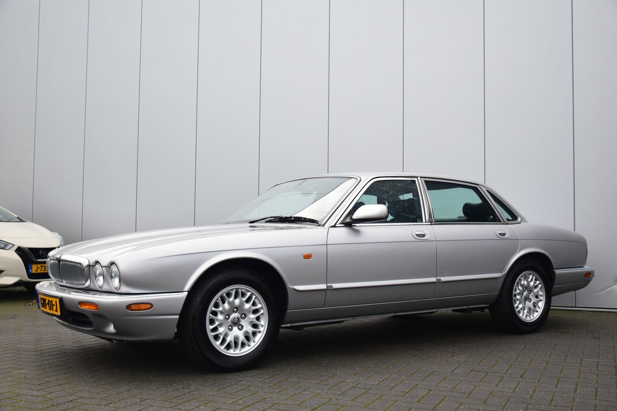 Jaguar XJ