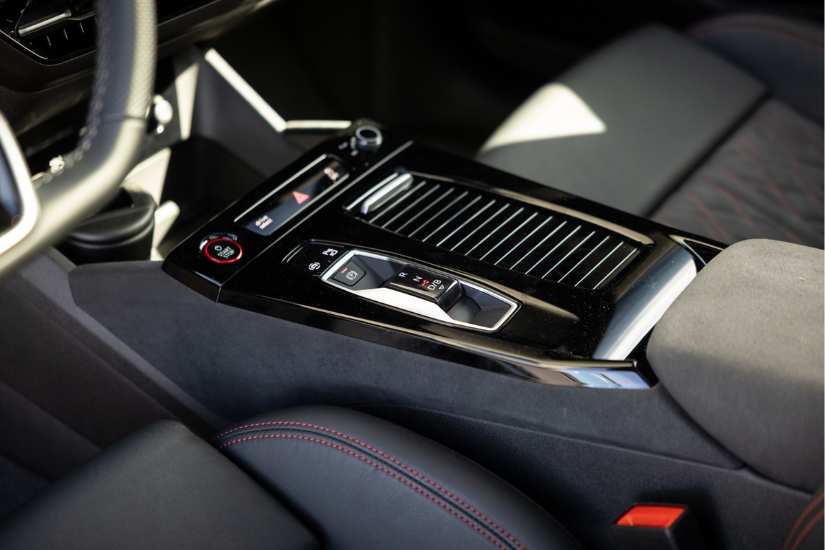 Audi SQ6 e-tron