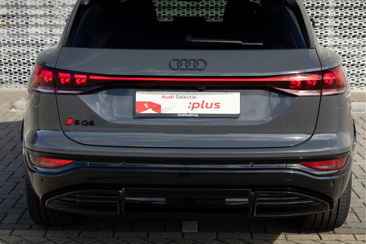 Audi SQ6 e-tron