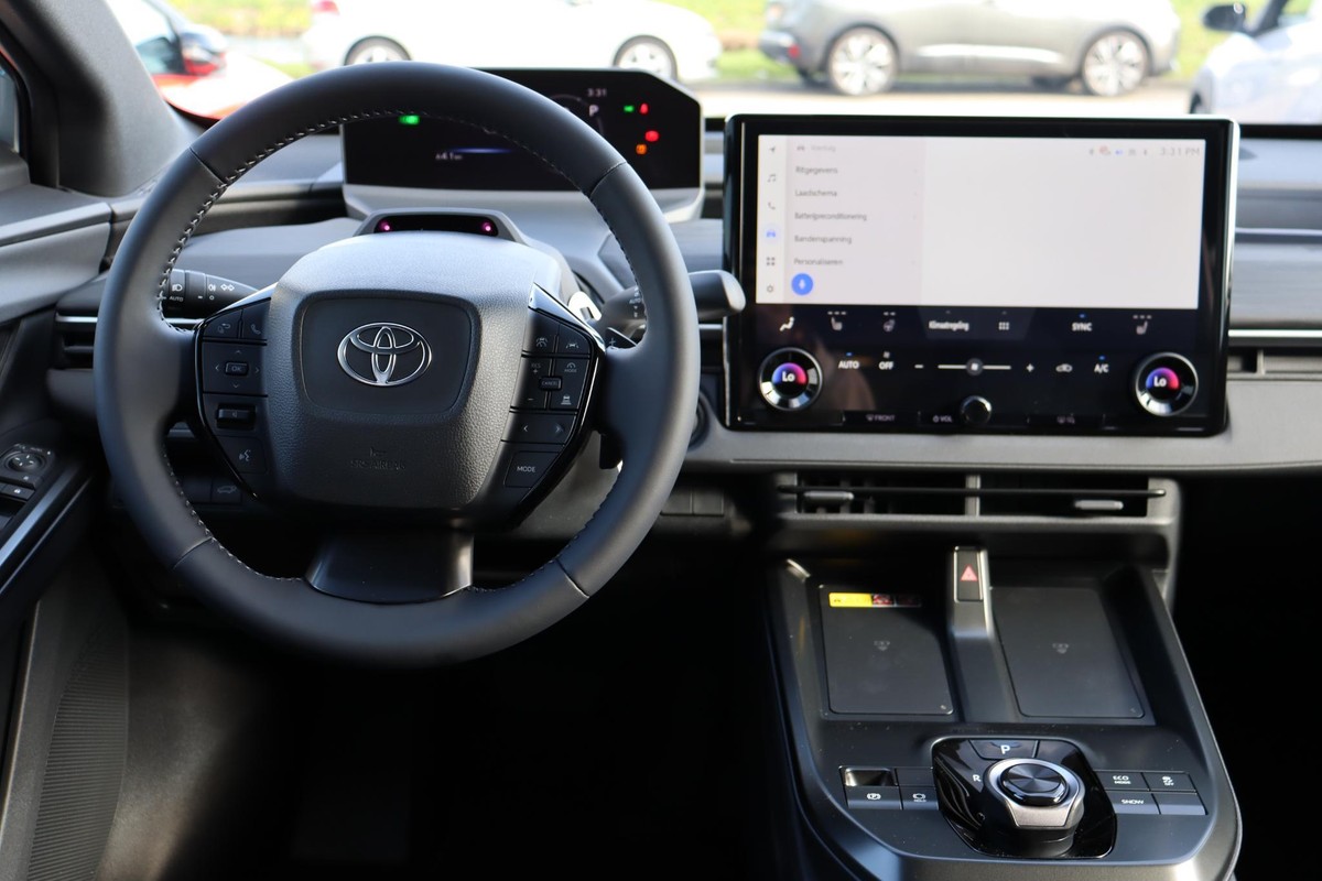 Toyota C-HR+