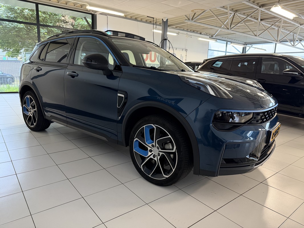 Lynk & Co 01