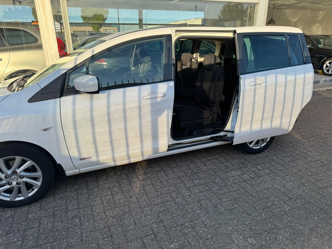 Mazda 5