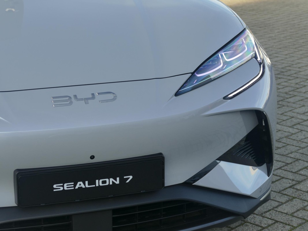 BYD SEALION