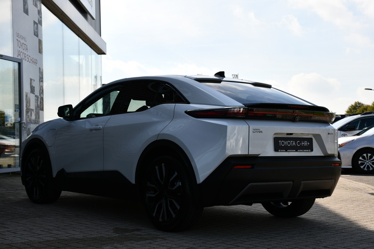 Toyota C-HR+