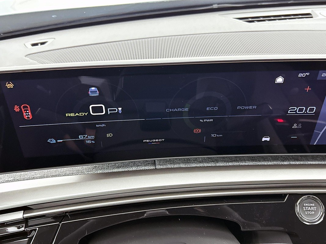 Peugeot e-5008