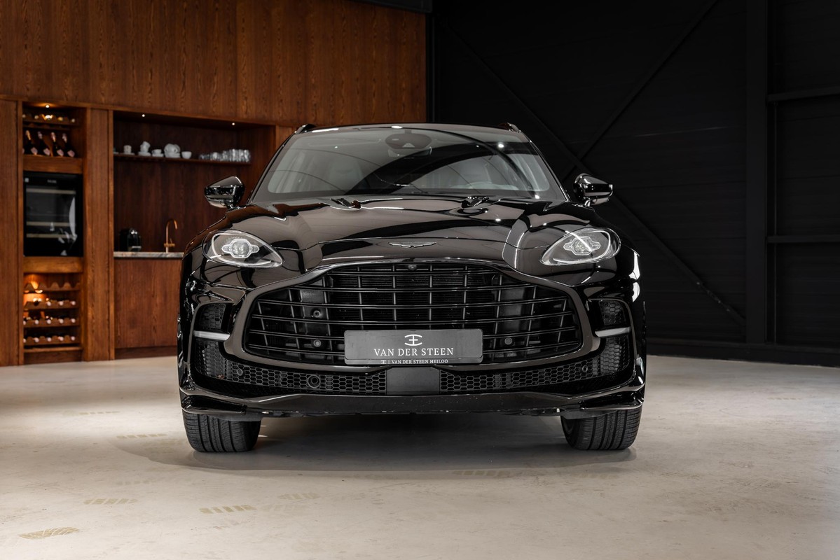 Aston Martin DBX