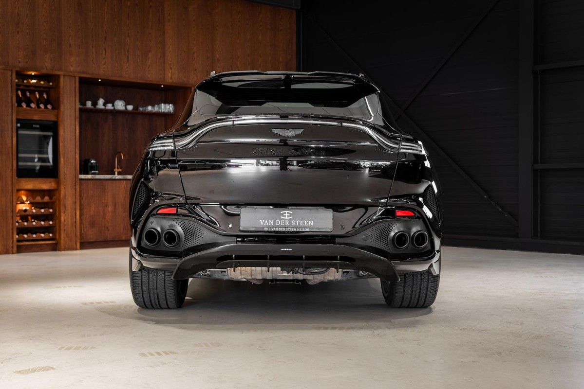 Aston Martin DBX