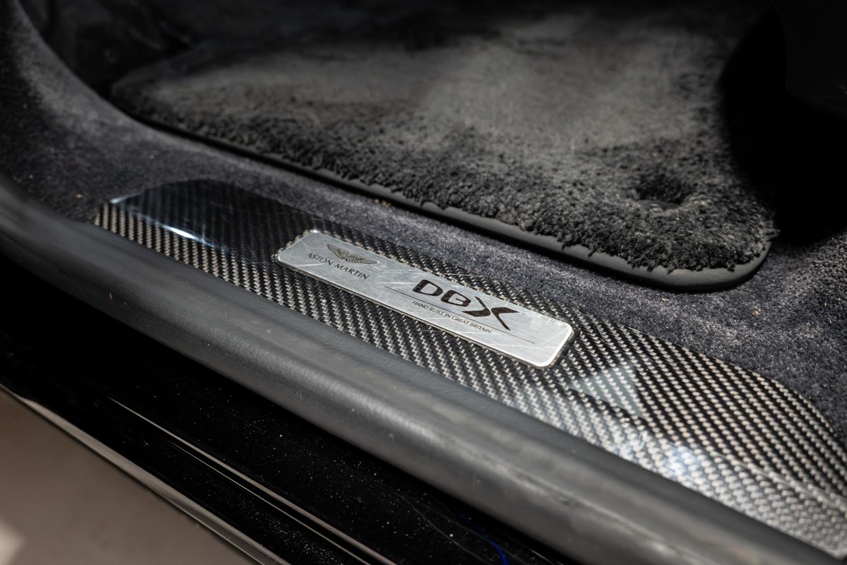 Aston Martin DBX