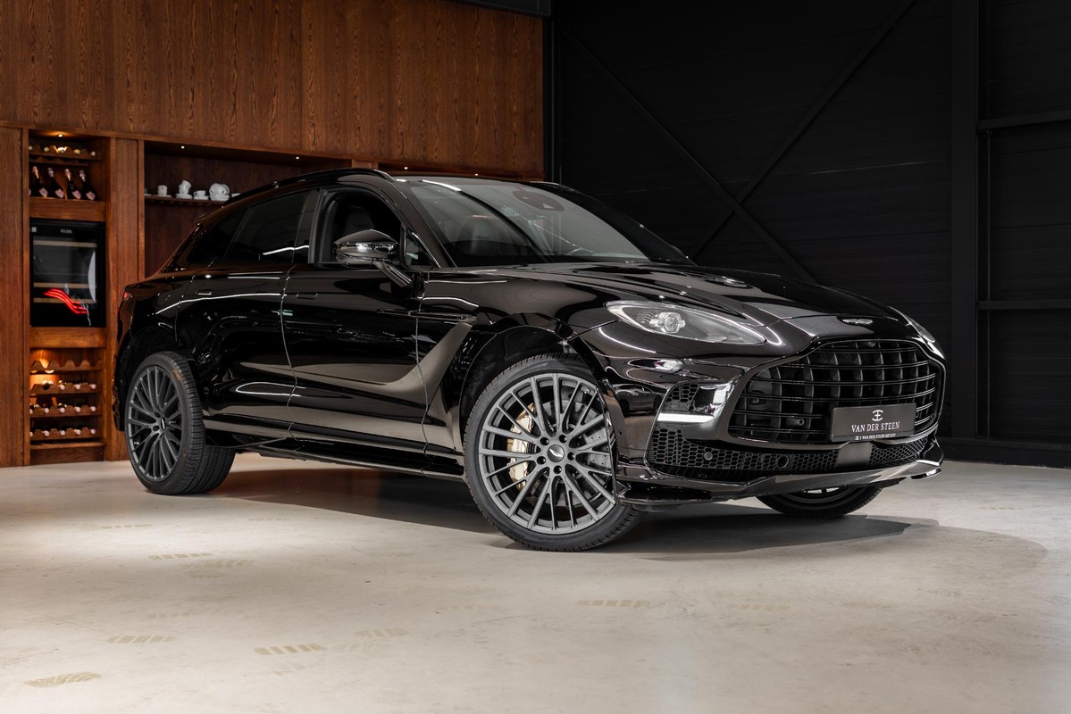 Aston Martin DBX