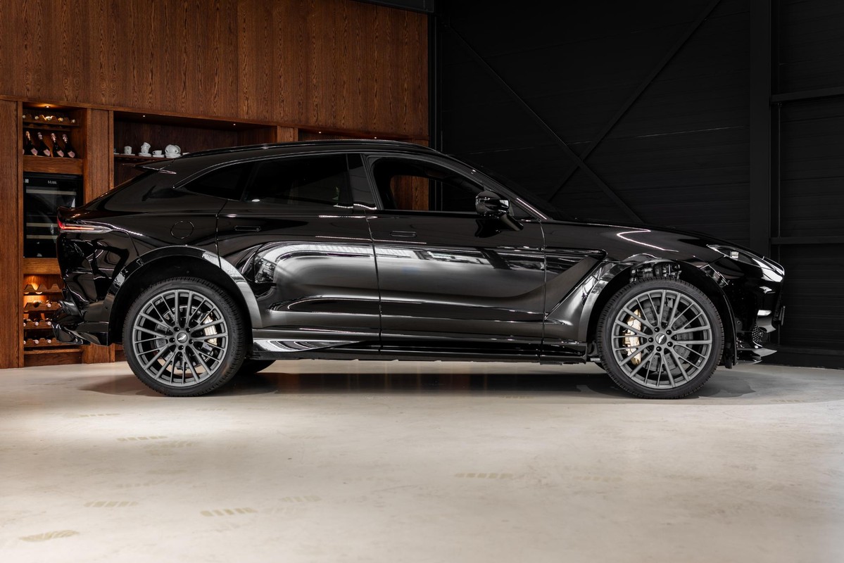 Aston Martin DBX