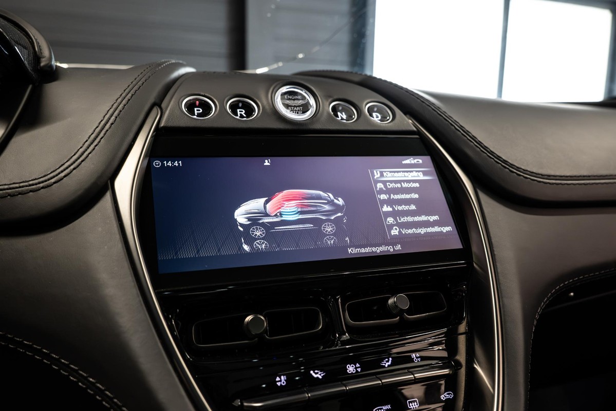 Aston Martin DBX