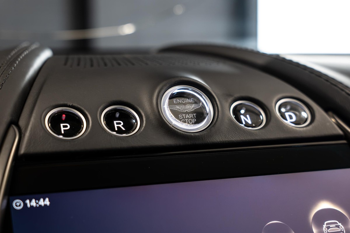 Aston Martin DBX