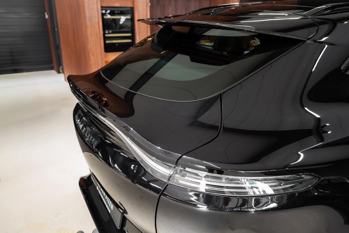 Aston Martin DBX