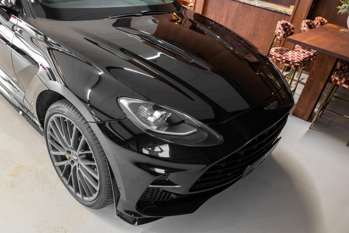 Aston Martin DBX