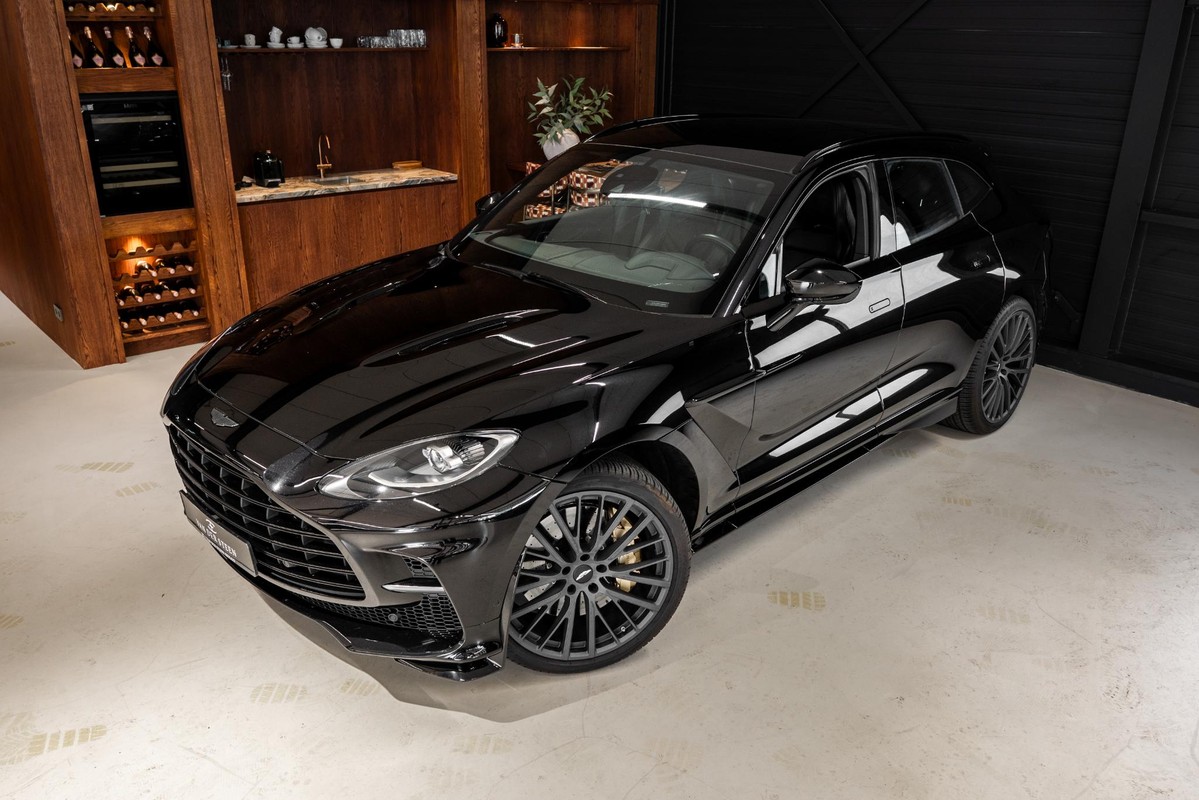 Aston Martin DBX