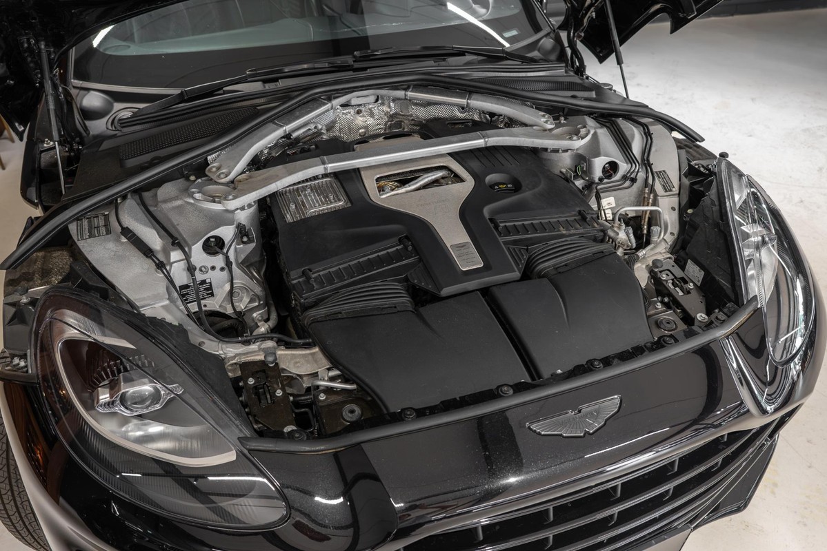Aston Martin DBX