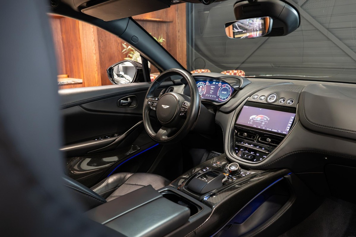 Aston Martin DBX