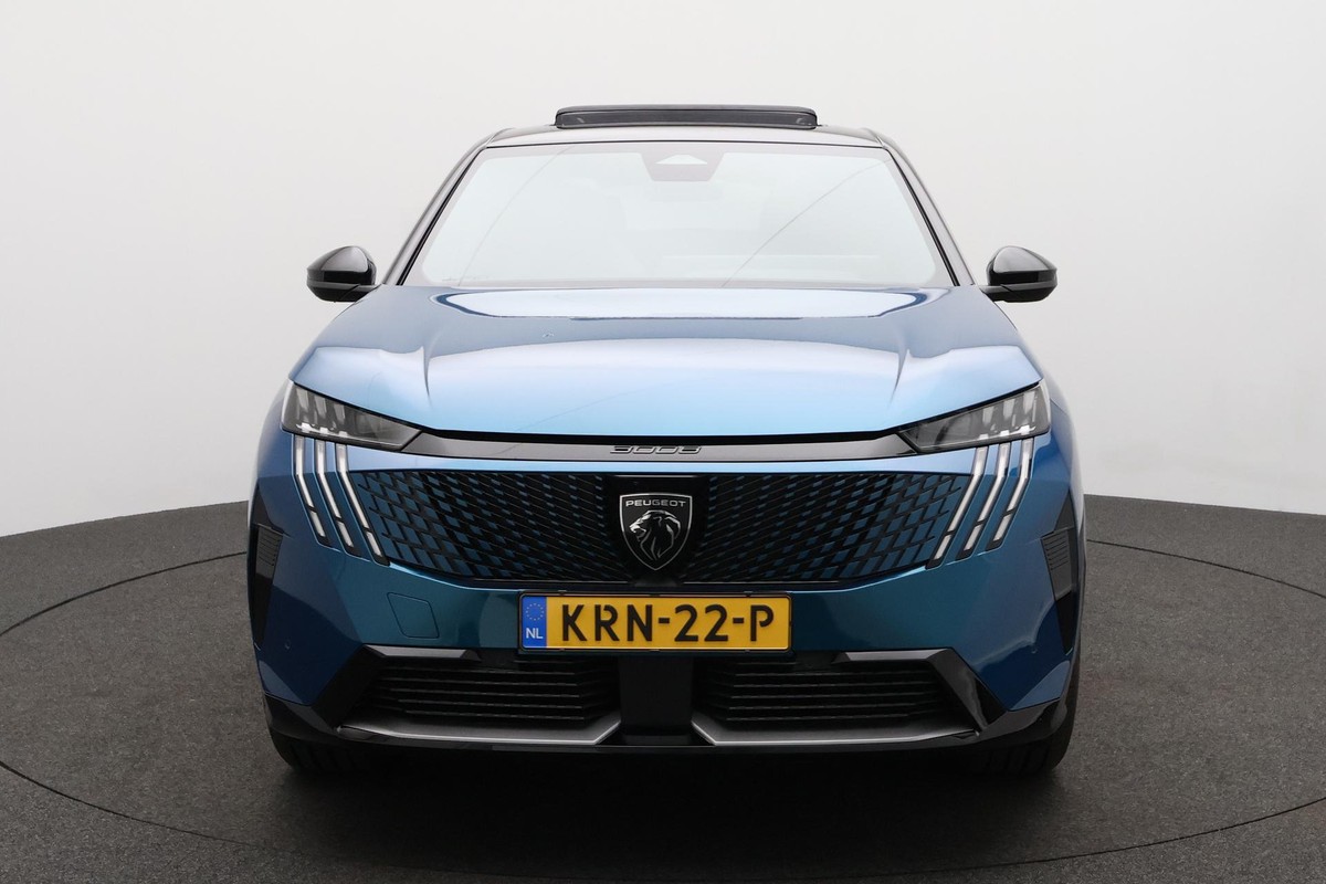 Peugeot e-3008