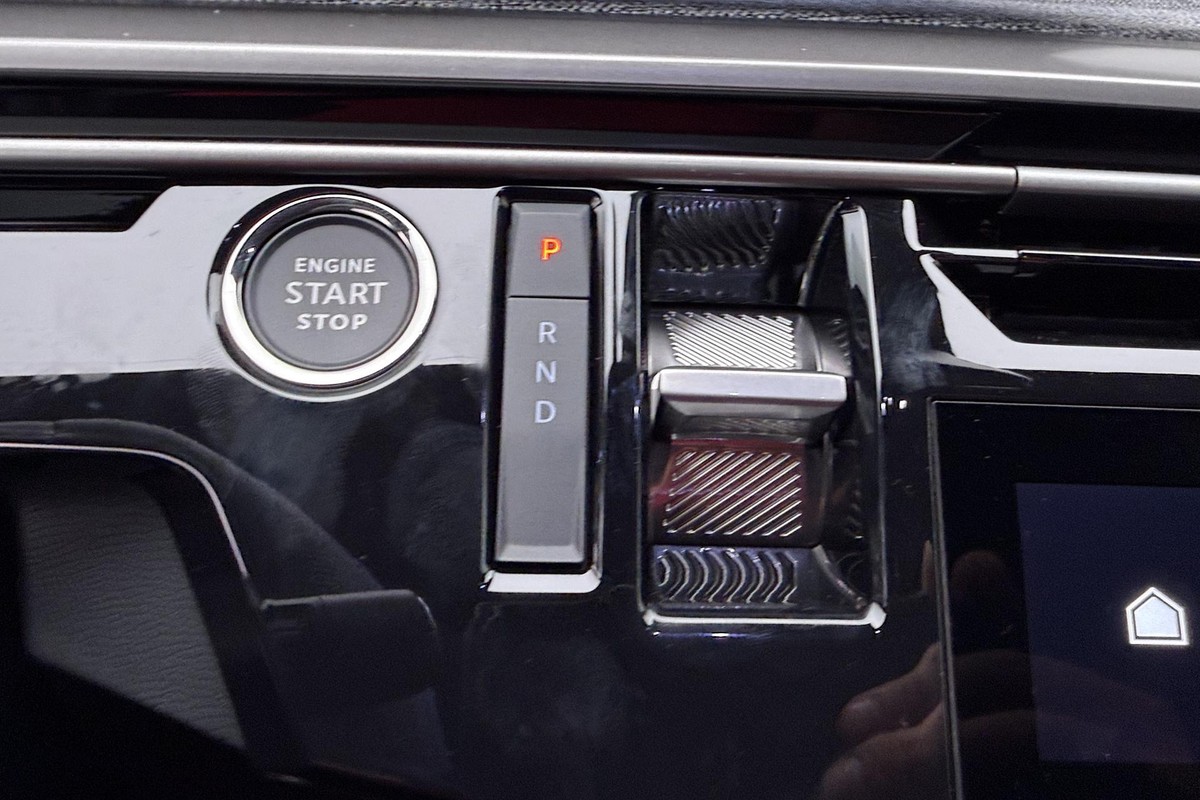 Peugeot e-3008