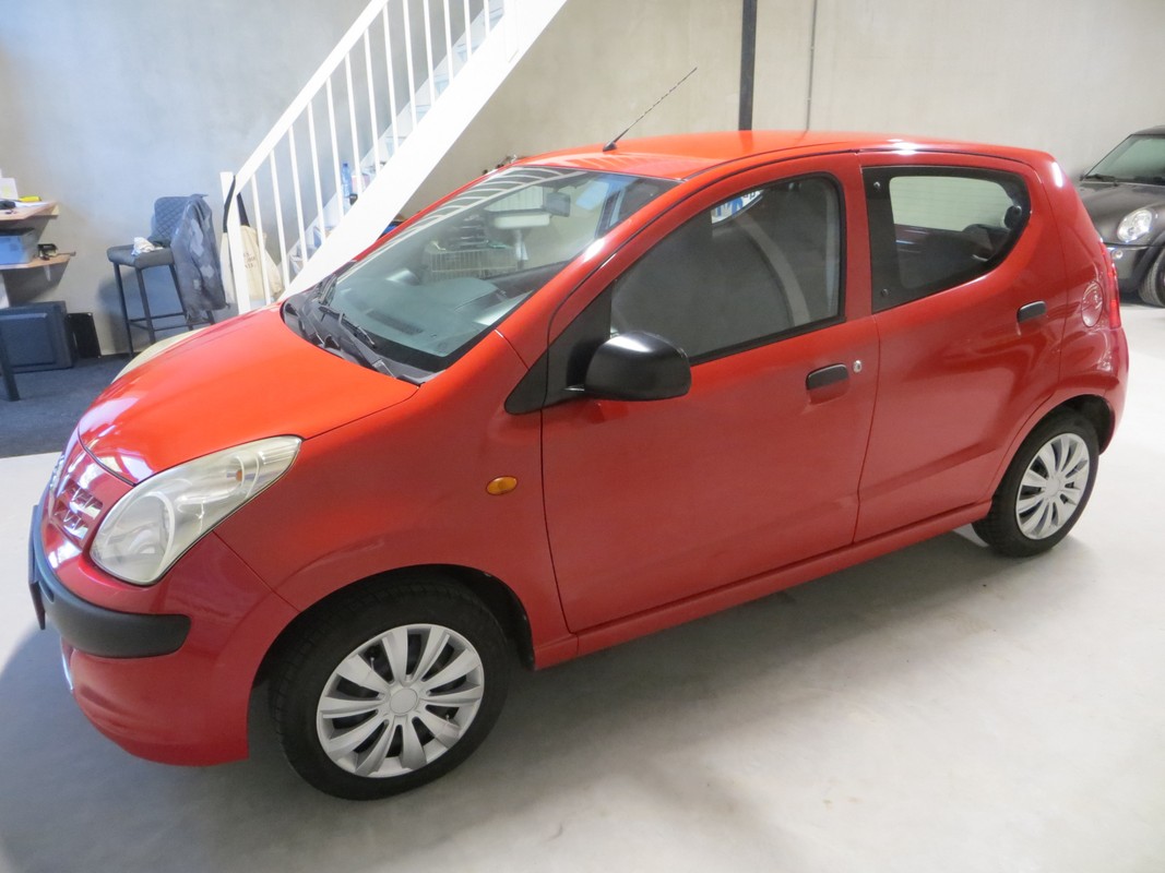 Nissan Pixo
