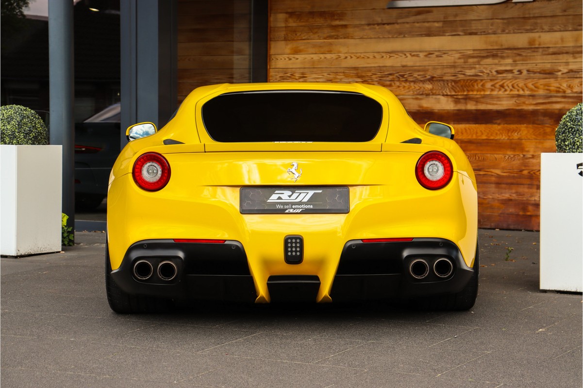 Ferrari F12