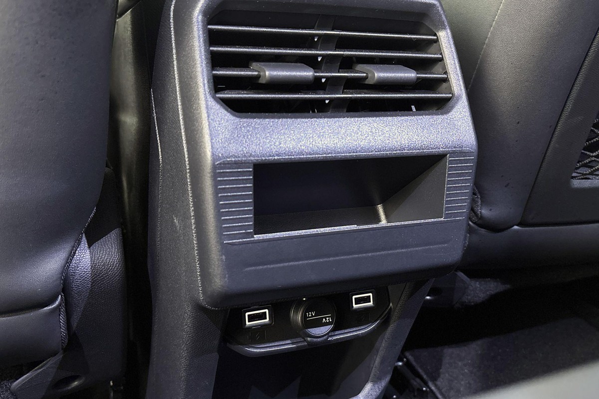 Peugeot e-3008