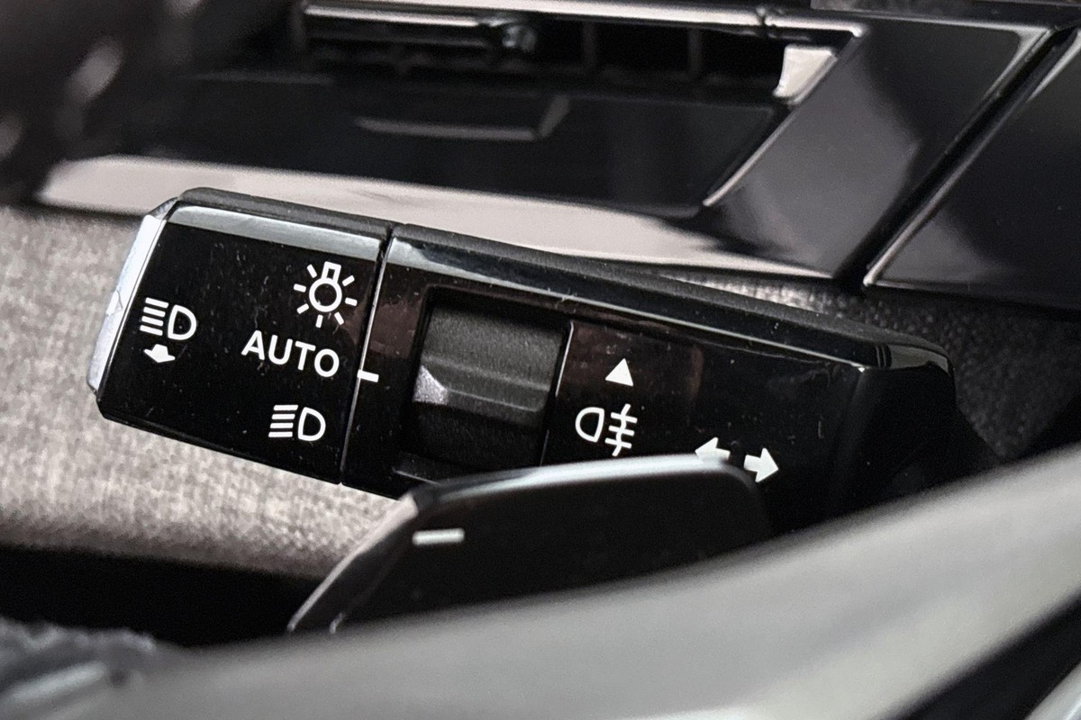 Peugeot e-3008