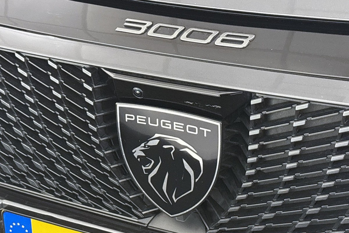 Peugeot e-3008