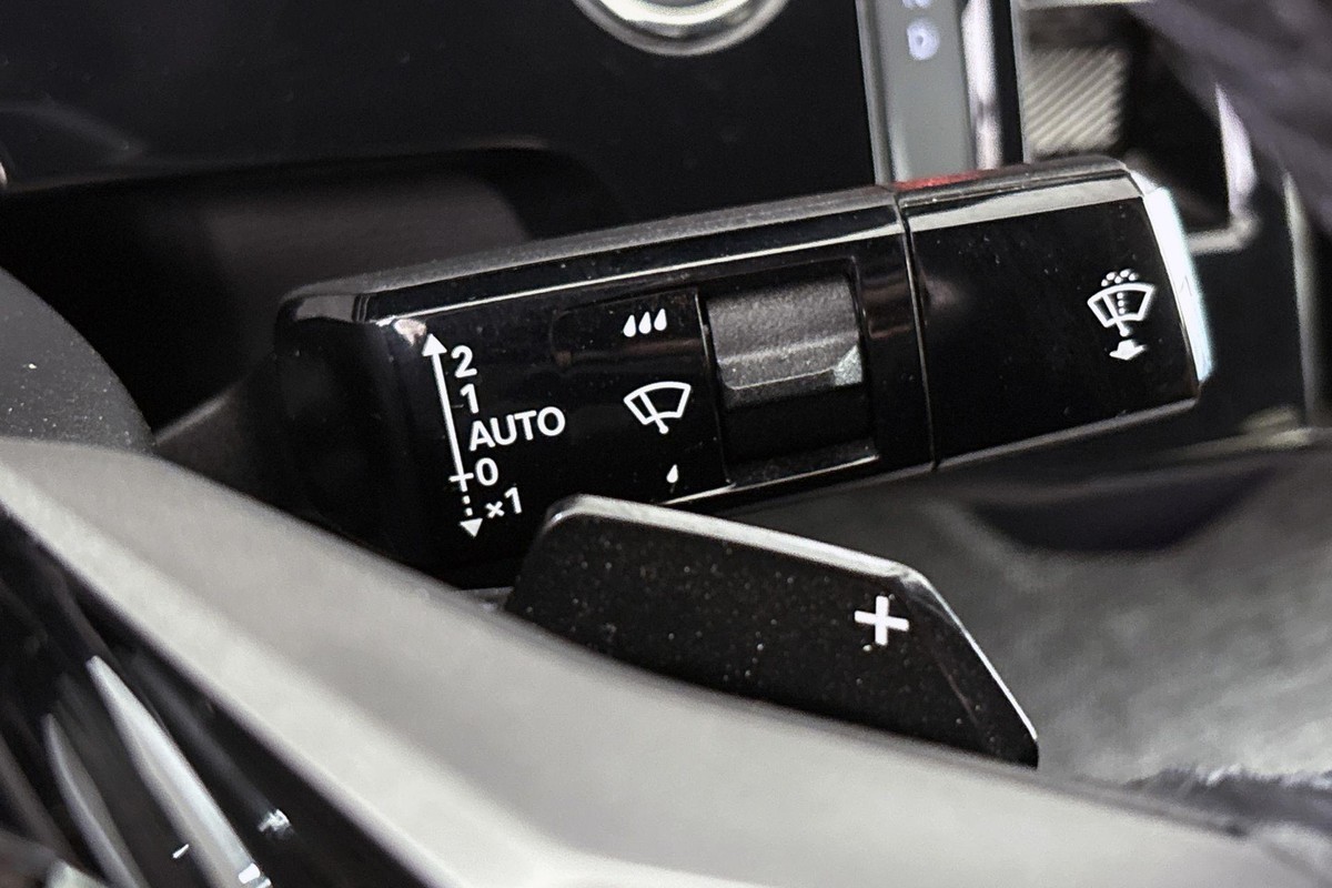 Peugeot e-3008