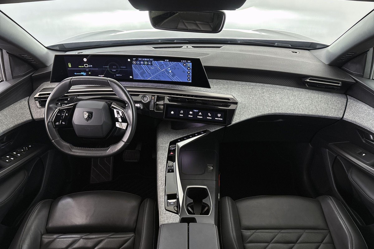 Peugeot e-3008