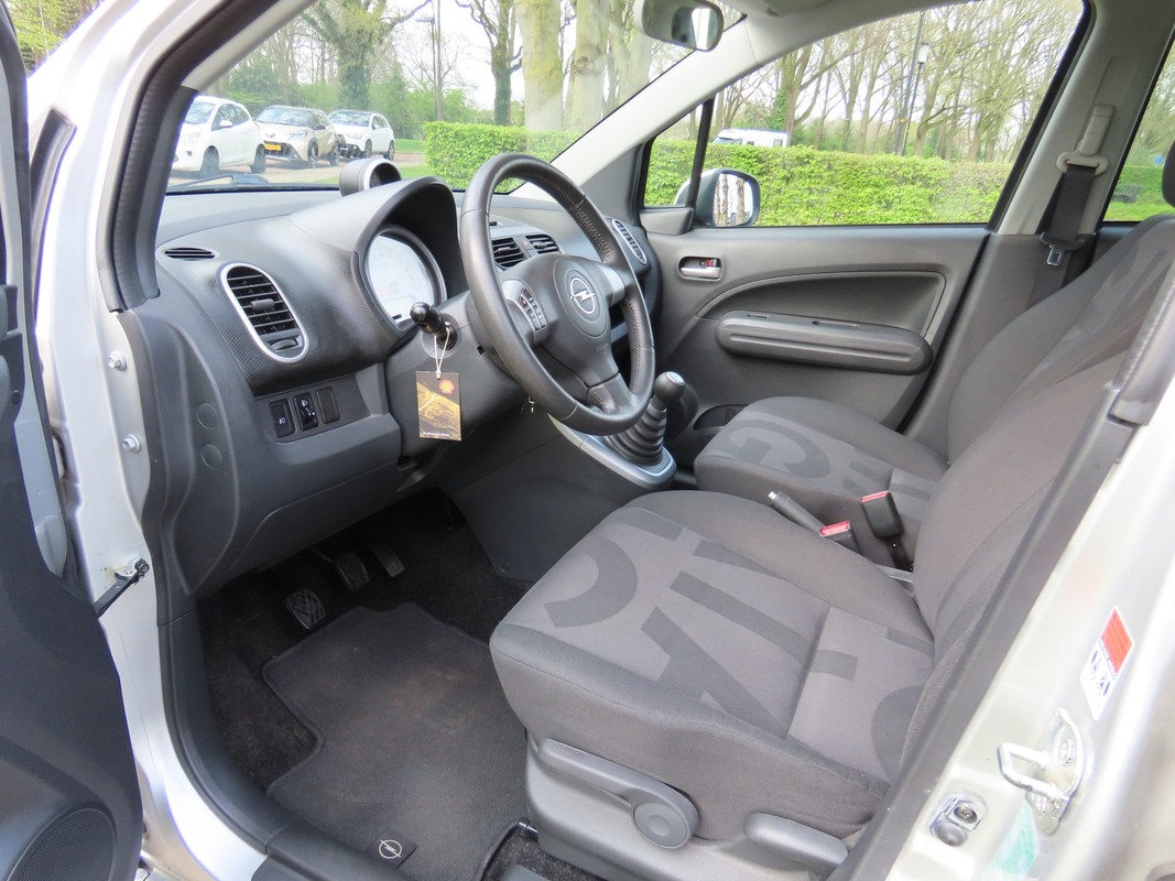 Opel Agila