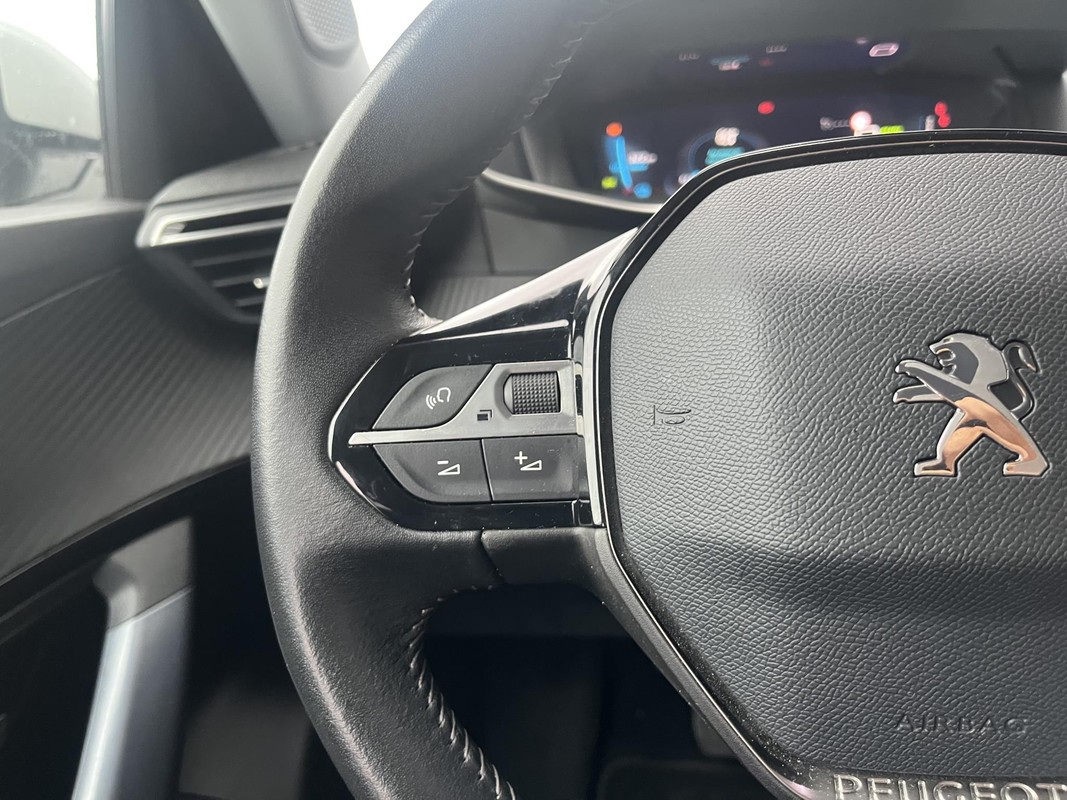 Peugeot e-2008