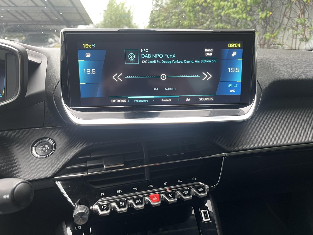 Peugeot e-2008