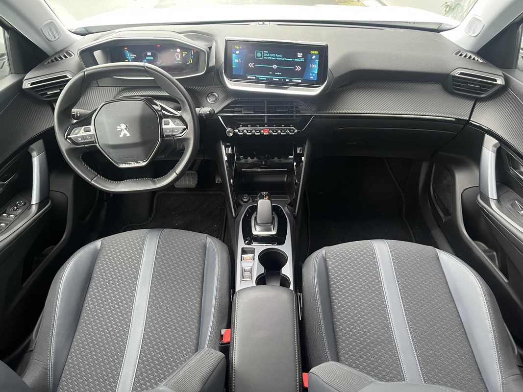 Peugeot e-2008