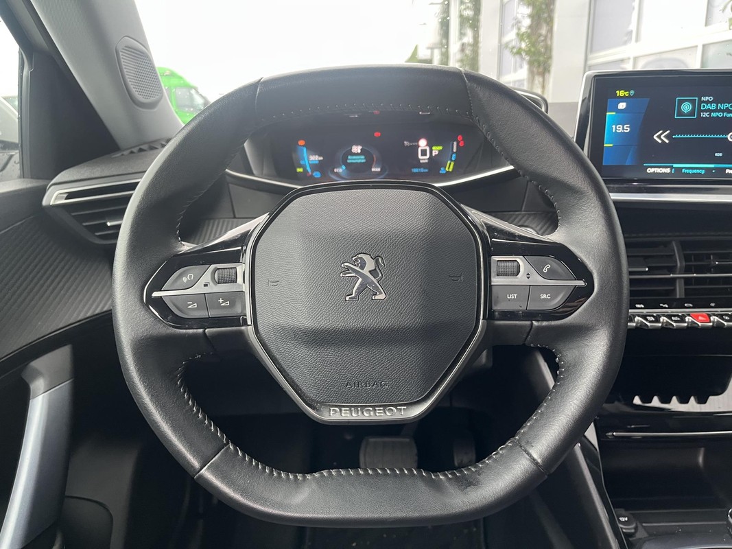 Peugeot e-2008