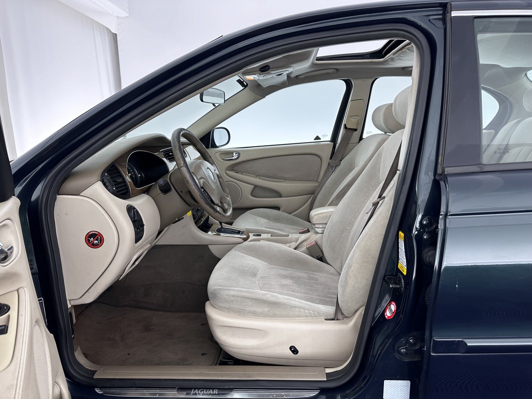 Jaguar X-Type