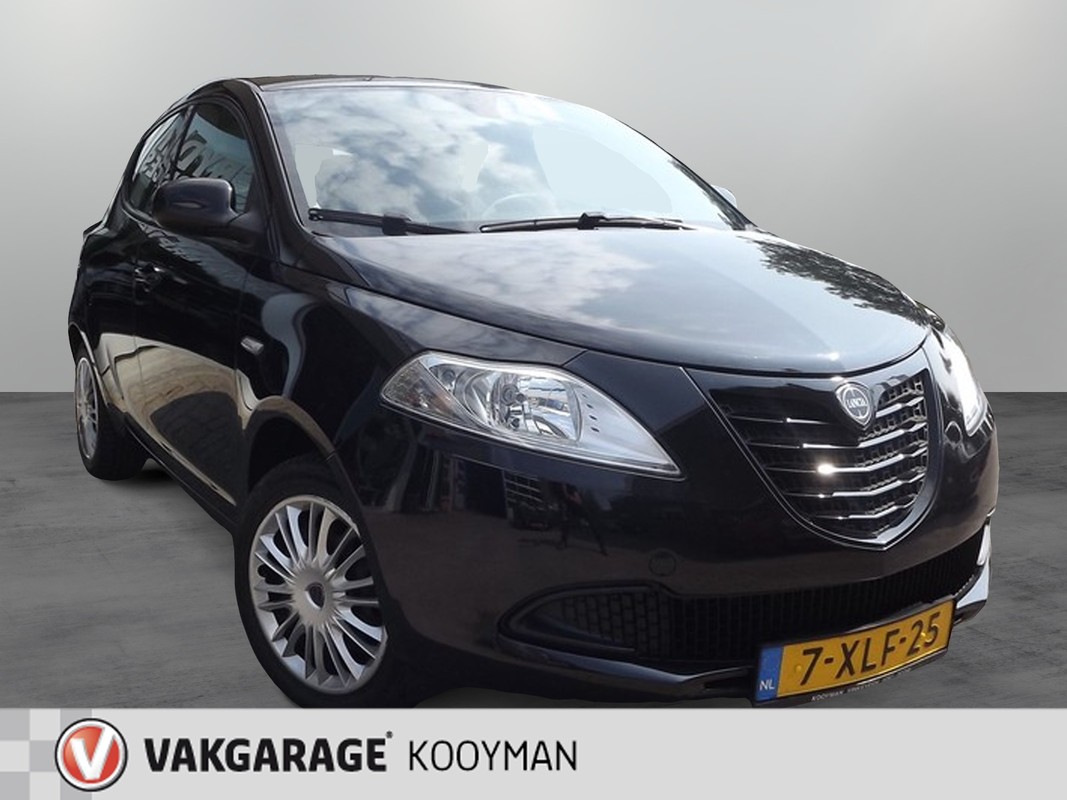 Lancia Ypsilon