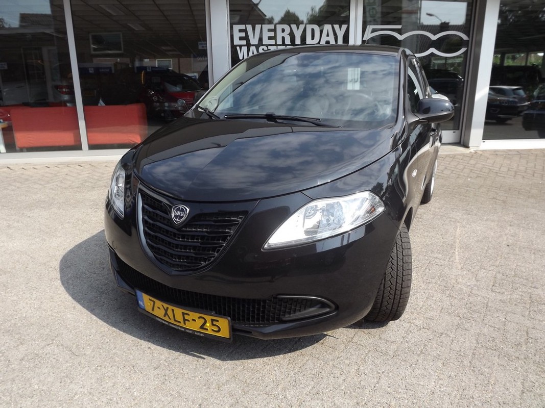 Lancia Ypsilon
