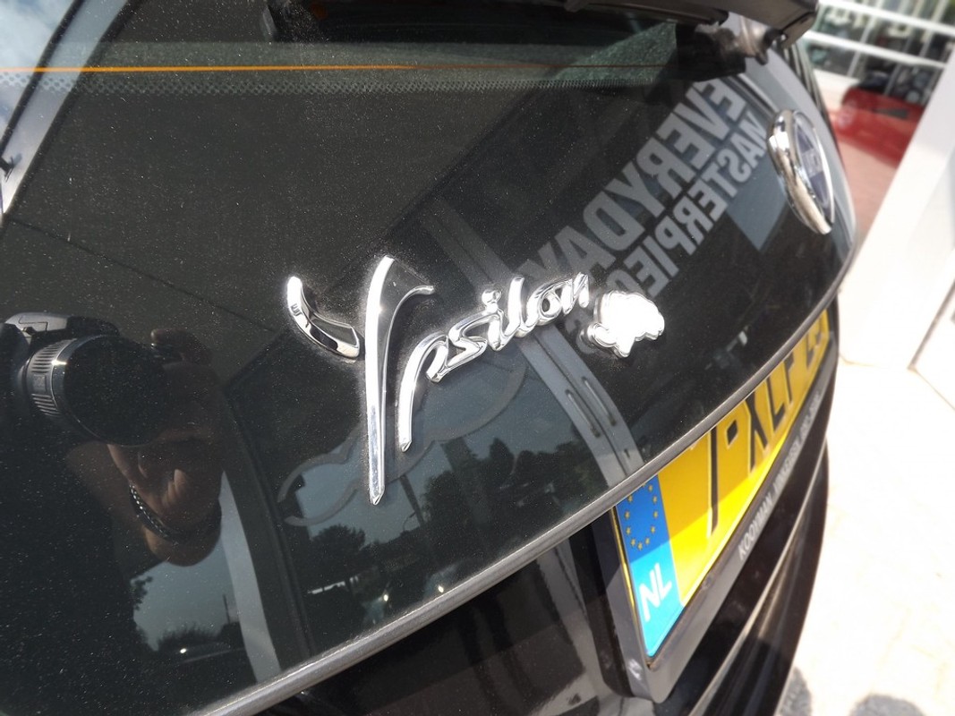 Lancia Ypsilon