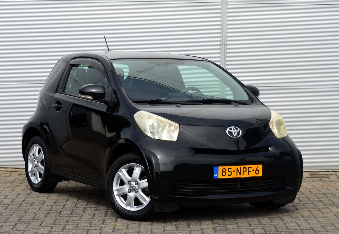 Toyota iQ