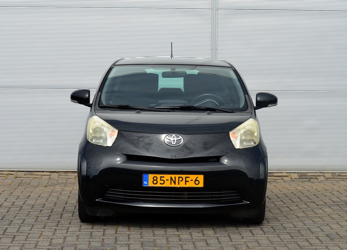 Toyota iQ