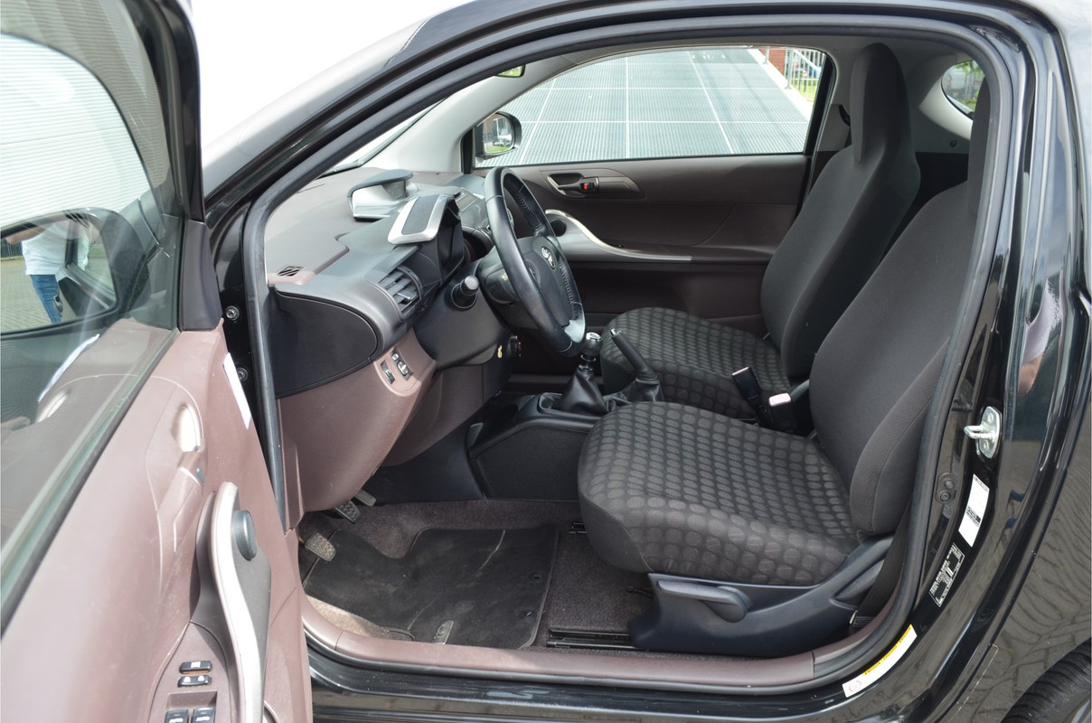 Toyota iQ