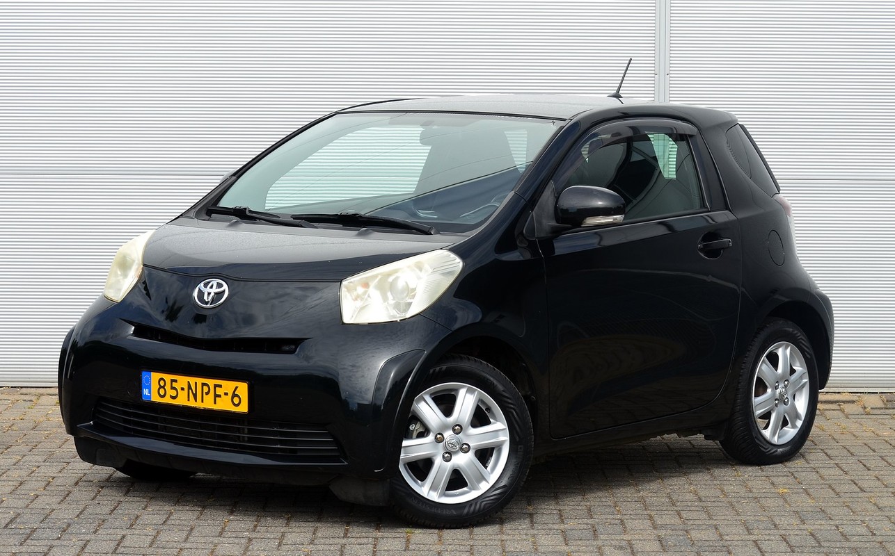 Toyota iQ