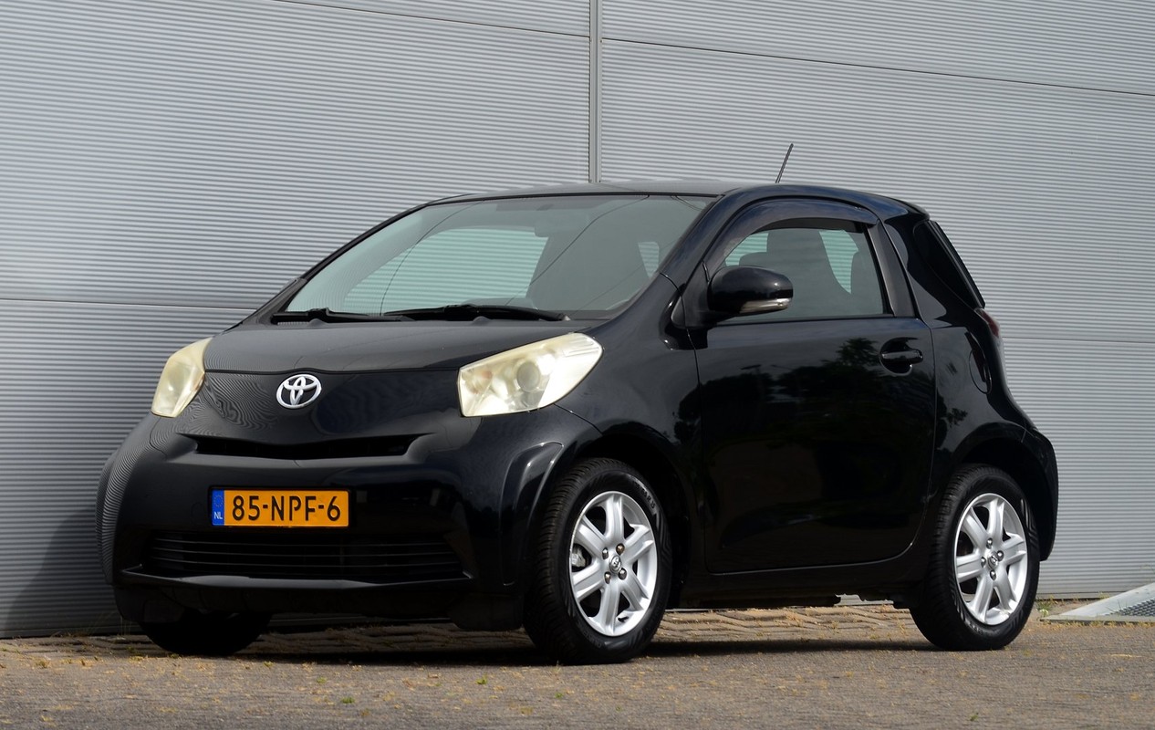 Toyota iQ