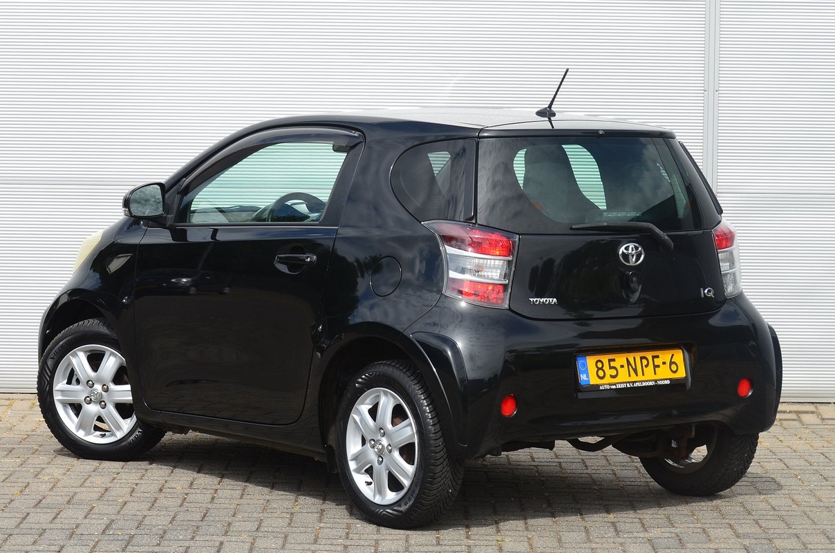 Toyota iQ