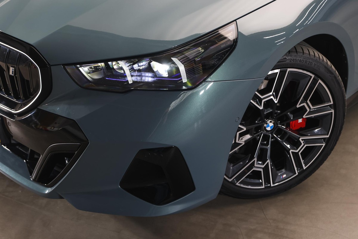 BMW i5