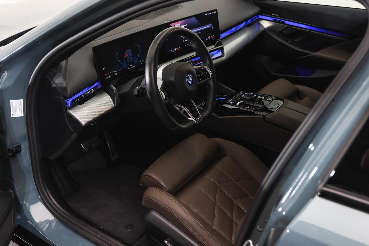 BMW i5