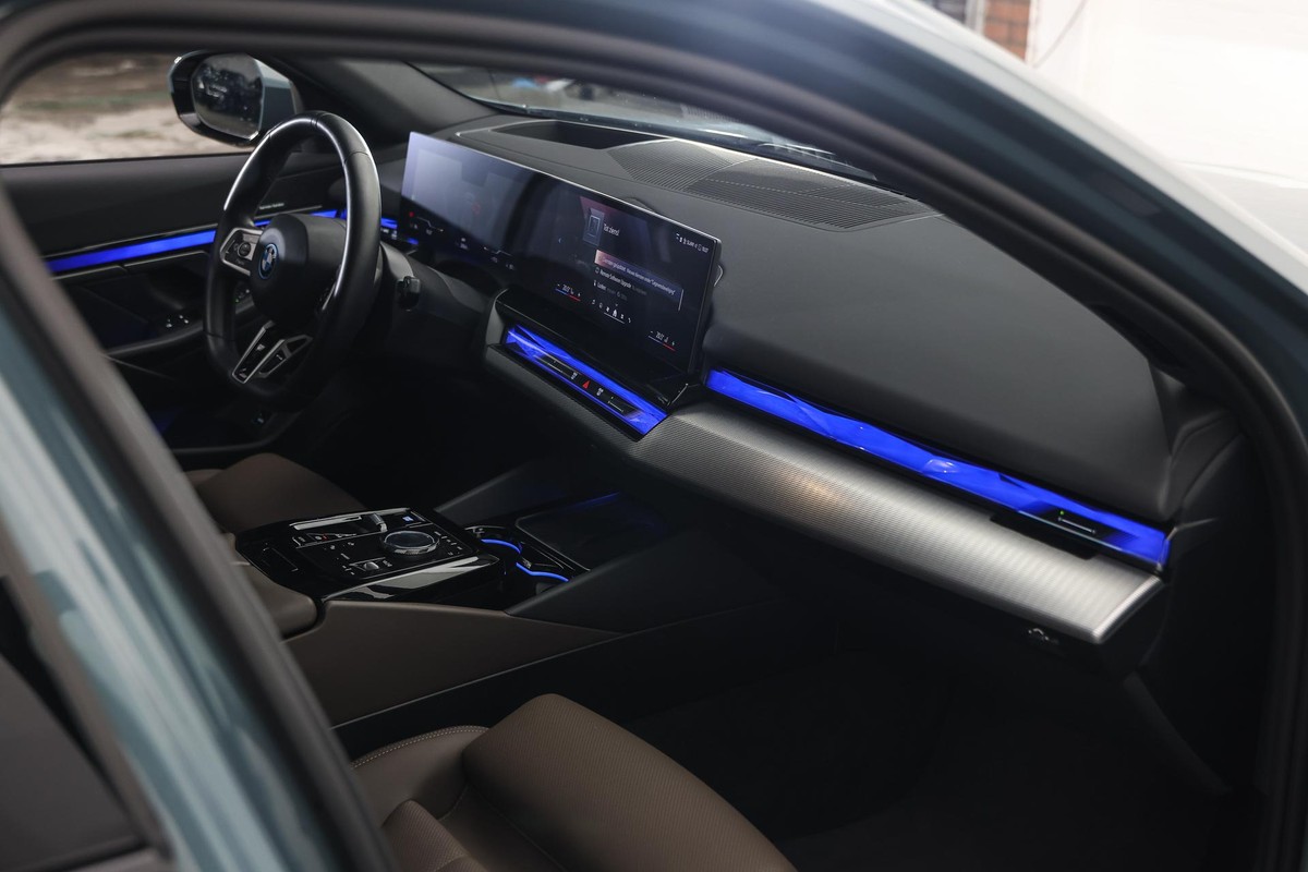 BMW i5